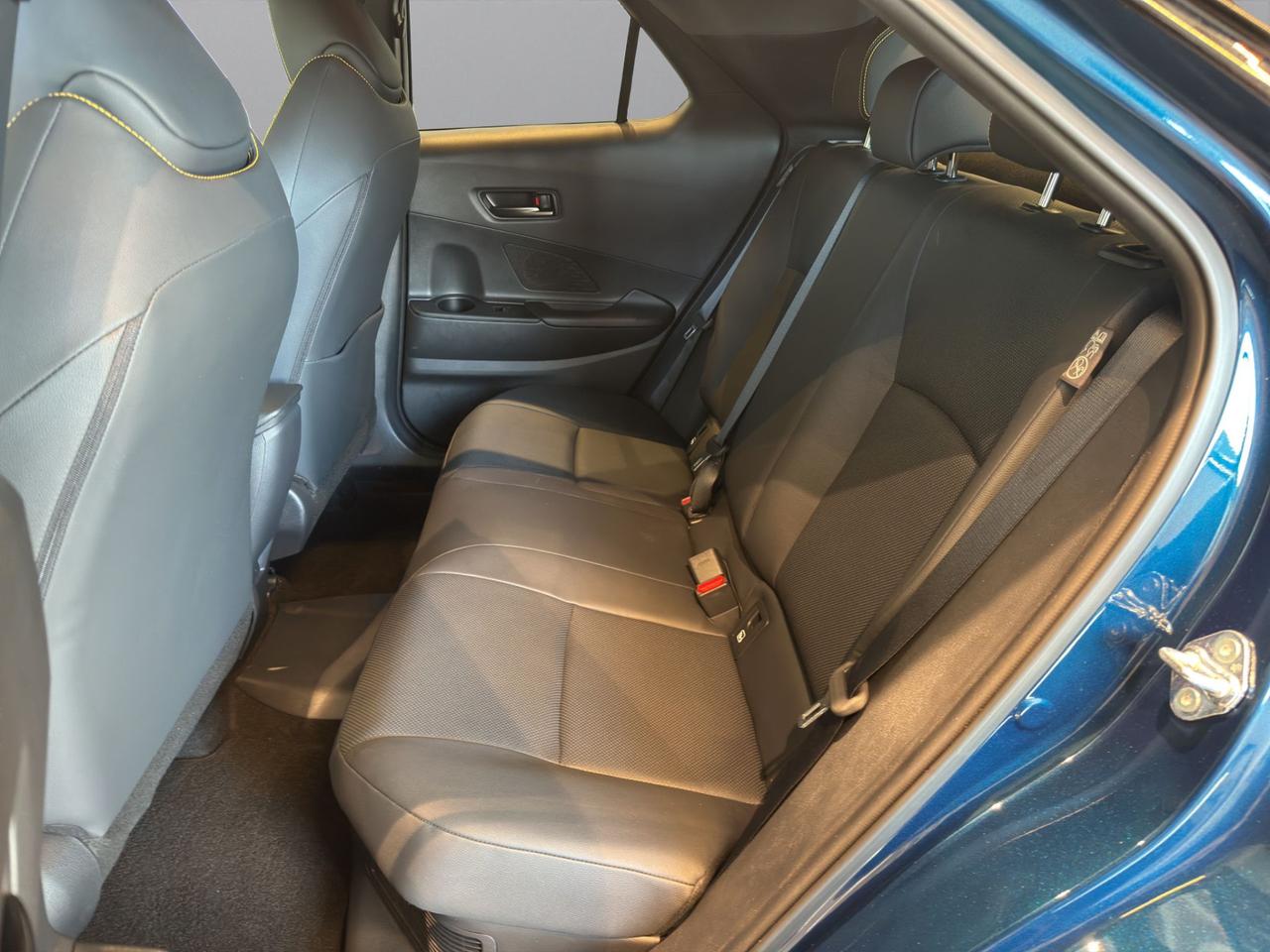 Toyota C-HR 2.0 phev Lounge fwd e-cvt