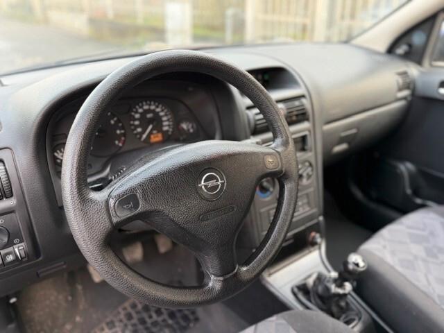 Opel Astra 1.4i 5 porte Euro 4 adatta a neopatentati