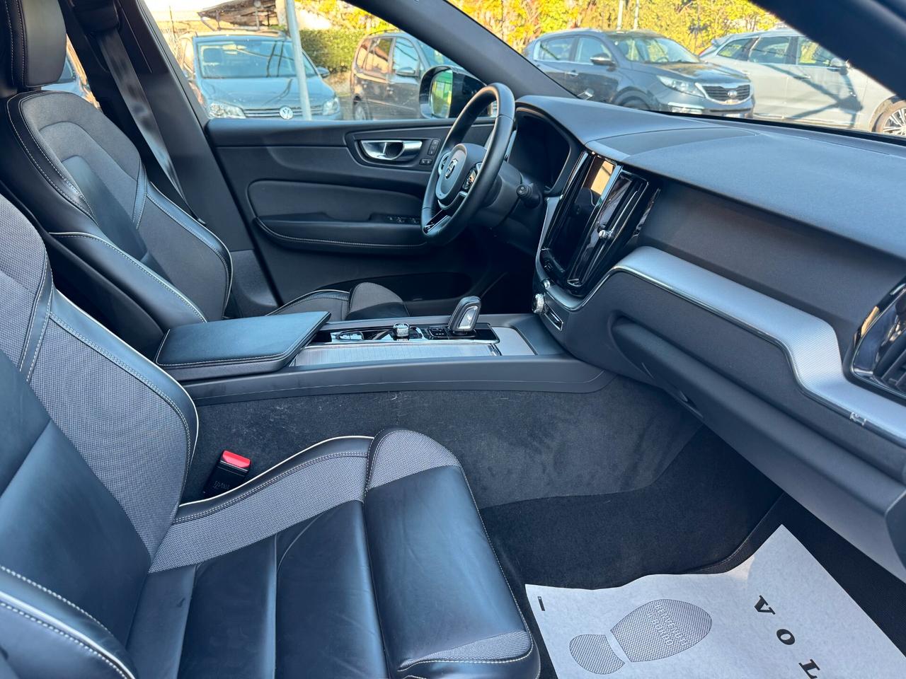 Volvo XC 60 XC60 B5 (d) AWD Geartronic Momentum Pro