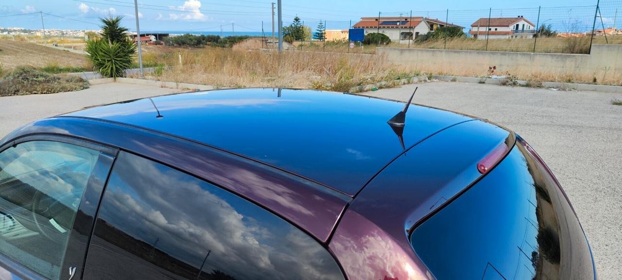 Lancia Ypsilon 1.3 MJT 75 CV Versus