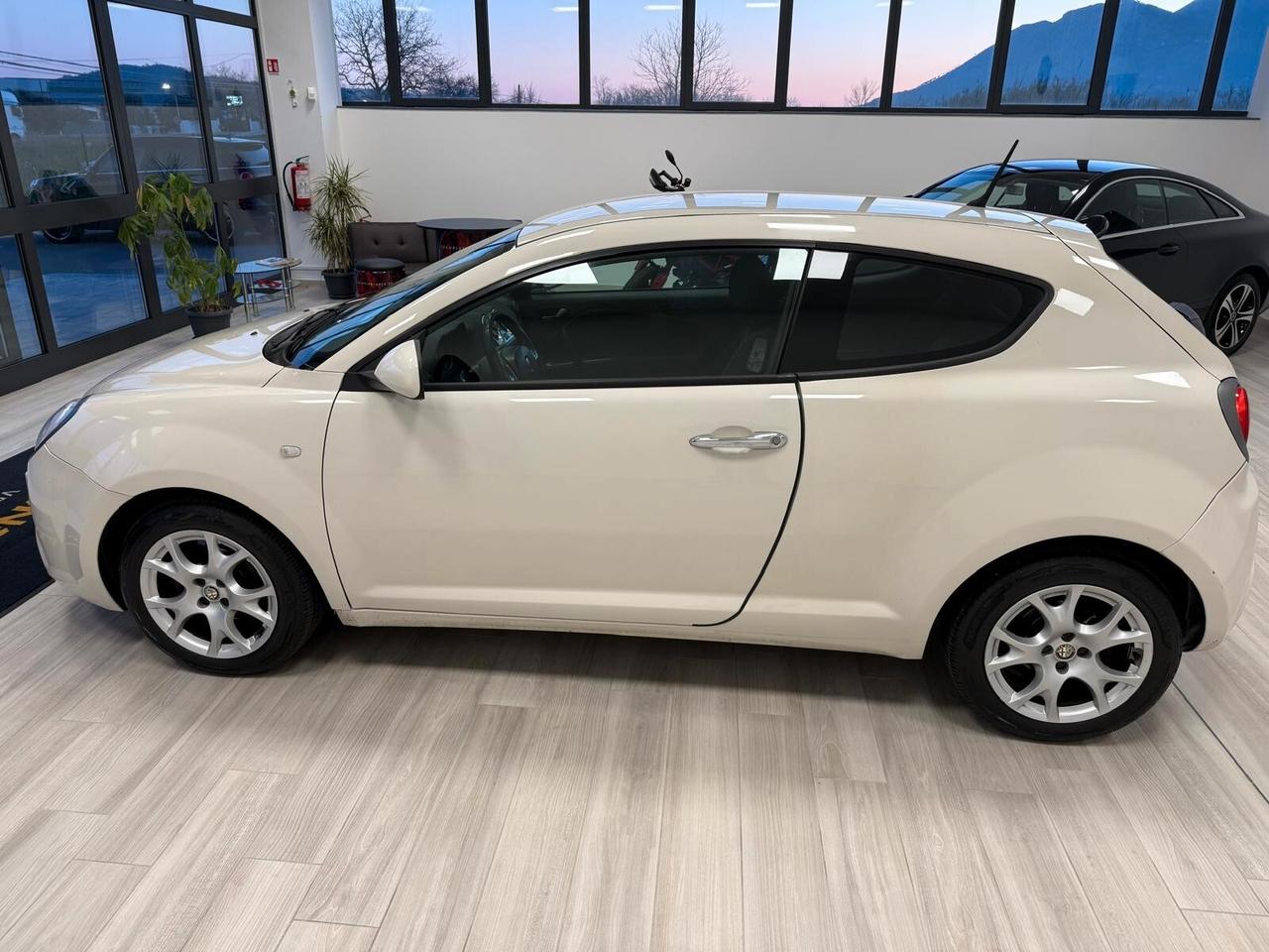 Alfa Romeo MiTo 1.4 78 CV Distinctive Sport Pack