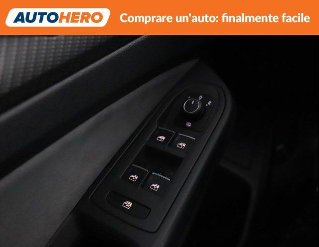 VOLKSWAGEN Golf Variant 1.5 eTSI EVO ACT DSG R-Line