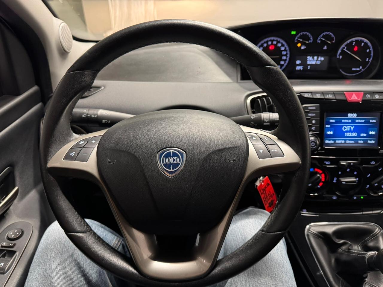 Lancia Ypsilon 1.3 MJT 16V 95 CV 5 porte S&S Silver