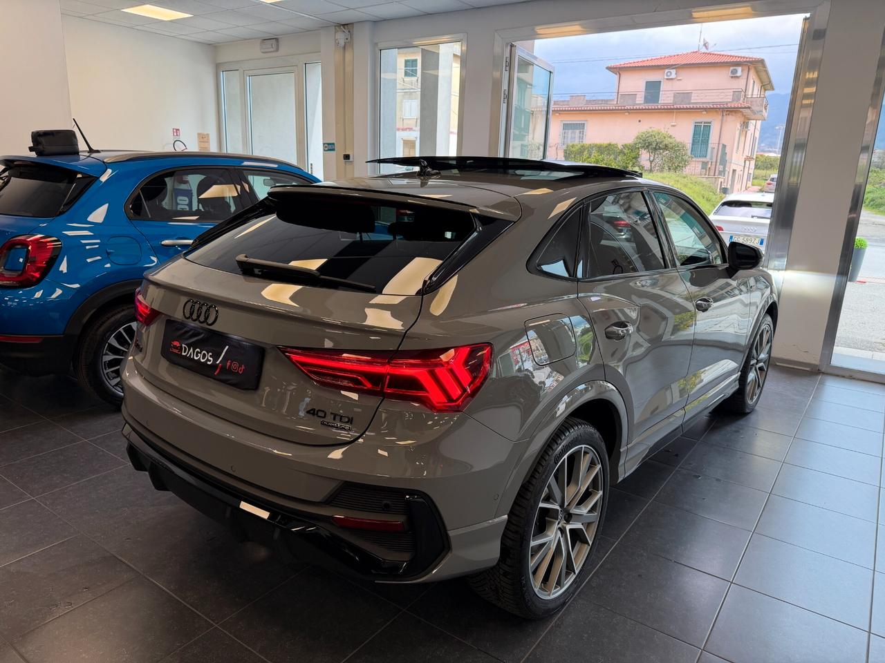 Audi Q3 SPB 40 TDI quattro S tronic Identity Black