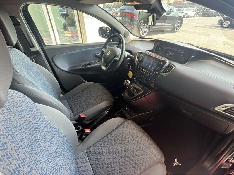 Lancia Ypsilon 1.0 FireFly 70cv Hybrid Silver