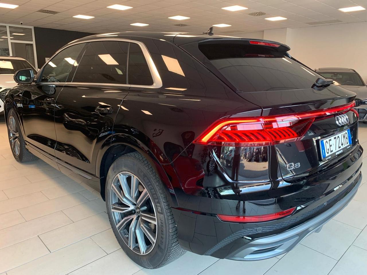 Audi Q8 50 TDI S-LINE INTERNO/ESTERNO