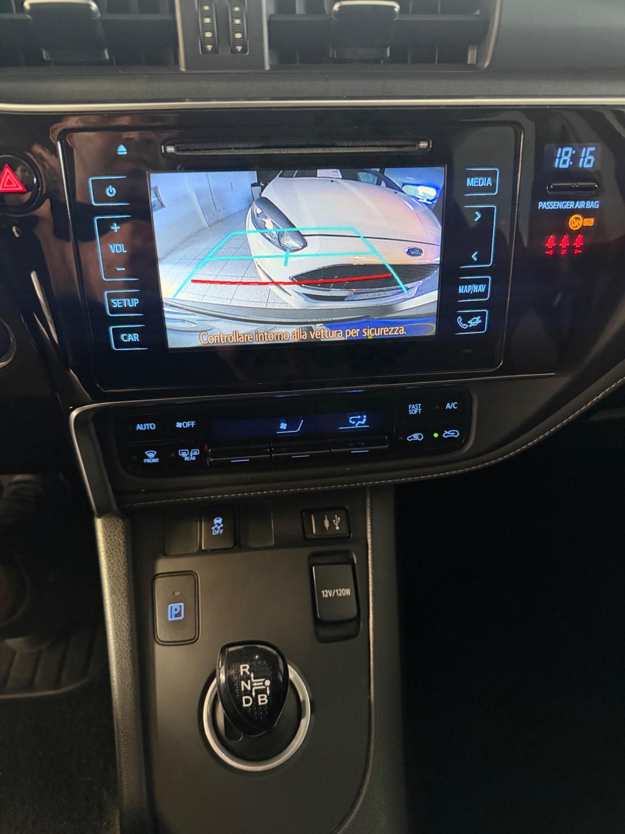 Toyota Auris Touring Sports 1.8 Hybrid Business