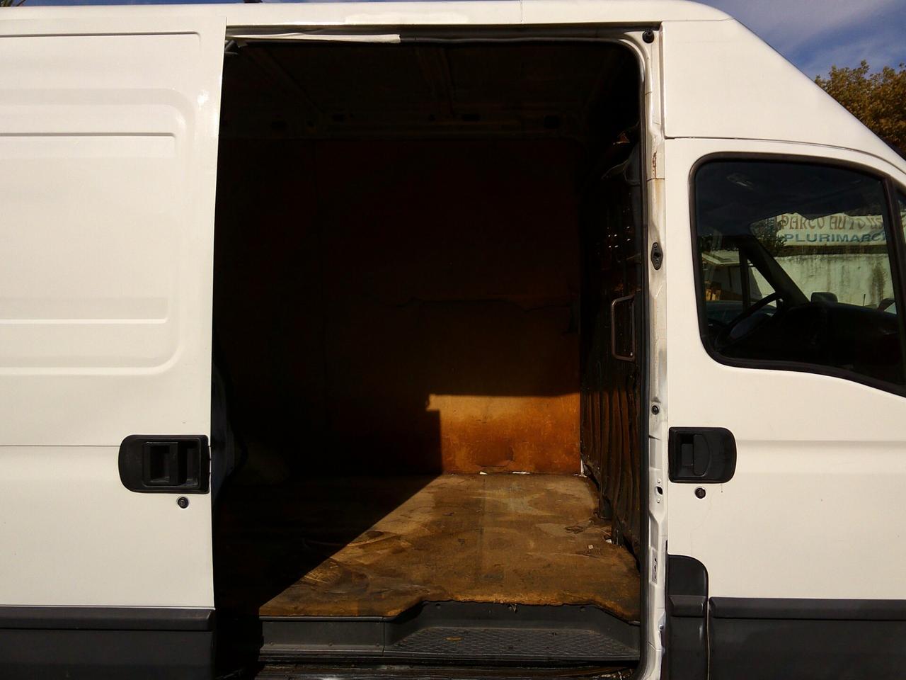 Iveco Daily 2.3 Hpi Cabinato 04