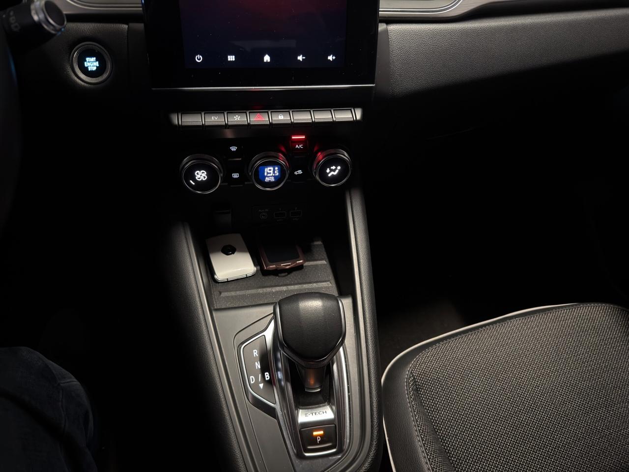 Renault Captur Plug-in Hybrid E-Tech 160 CV Initiale Paris