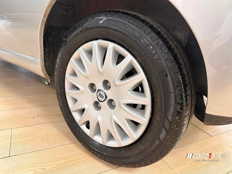 Lancia Y 1.2i cat Elefantino Blu