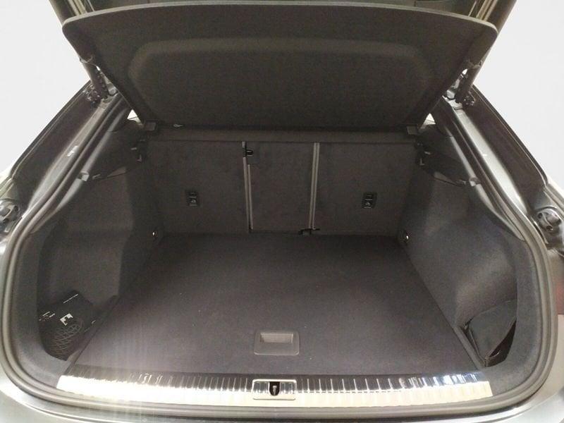 Audi Q3 Sportback 40 2.0 tdi Identity Black quattro 193cv s-tronic