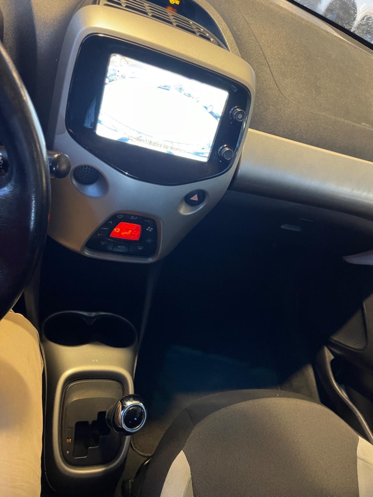 Aygo 1.0 VVT-i 72 CV-unipro-automatica-neopatentati