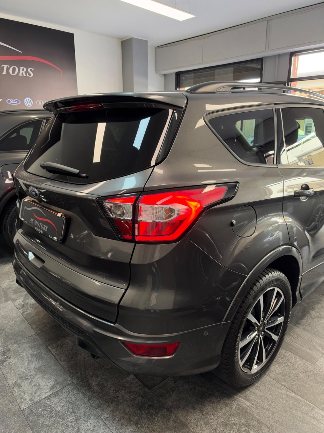 Ford Kuga 1.5 TDCI 120 CV 2WD ST-Line