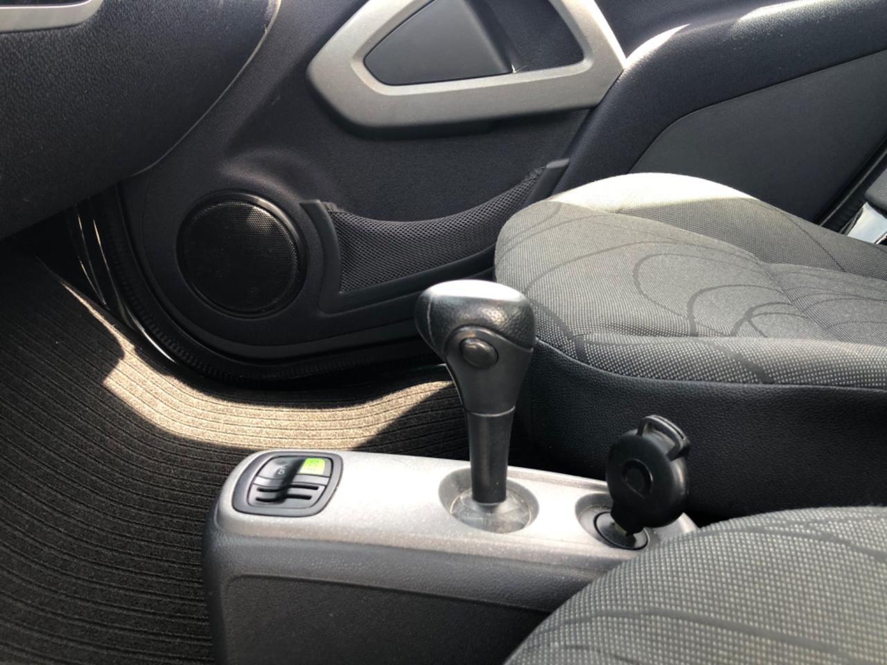 Smart ForTwo 1.0 mhd coupé 52kw - SERVOSTERZO
