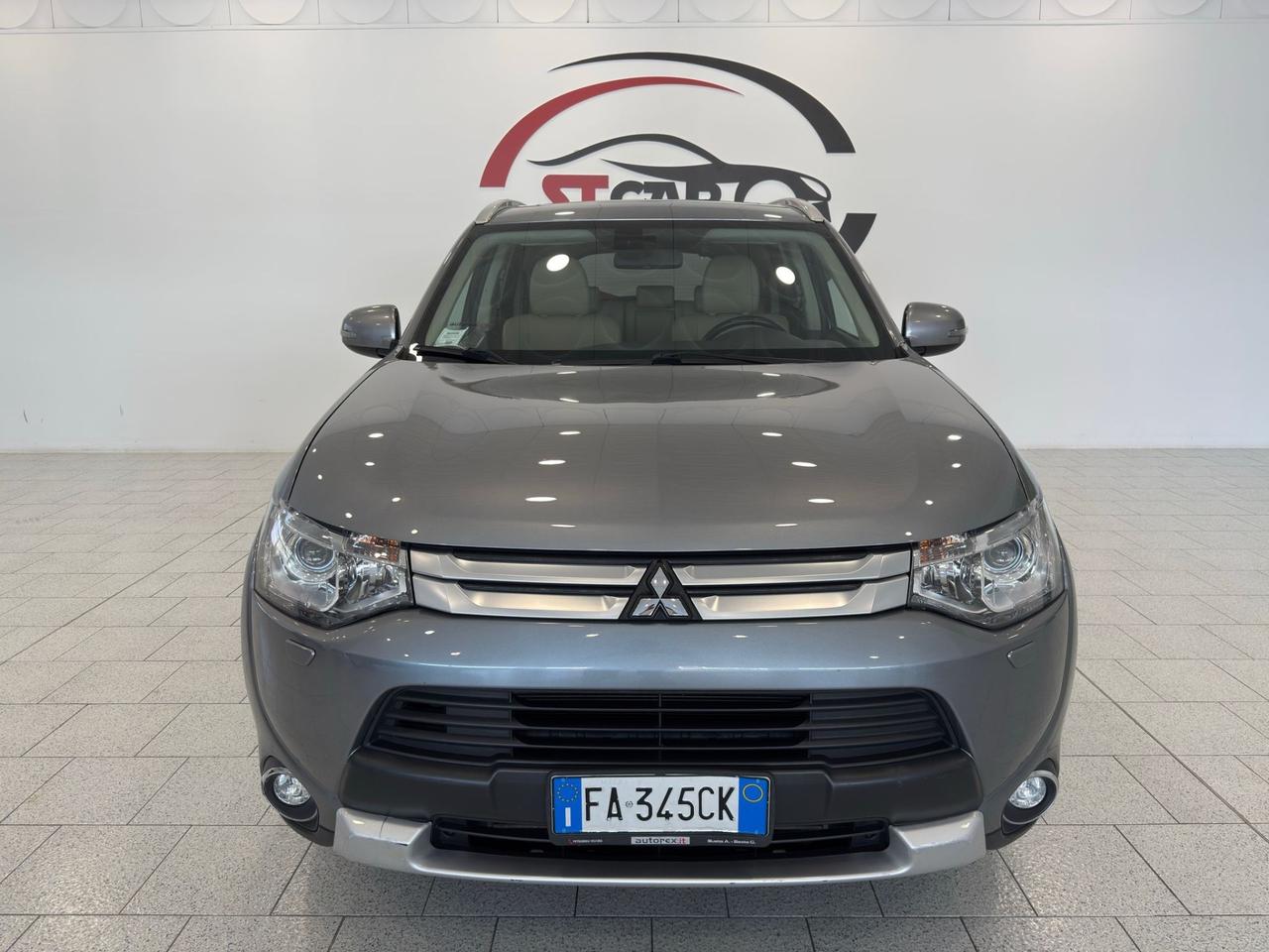 Mitsubishi Outlander 2.2 DI-D 4WD Instyle 7p. *PELLE *TETTO * NAVI
