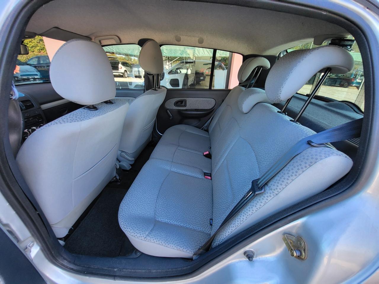 Renault Clio Storia 1.2 5 porte