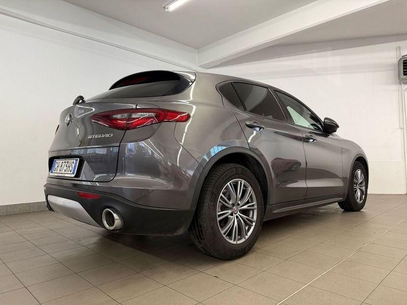 Alfa Romeo Stelvio 2.2 Turbodiesel 160 CV AT8 RWD