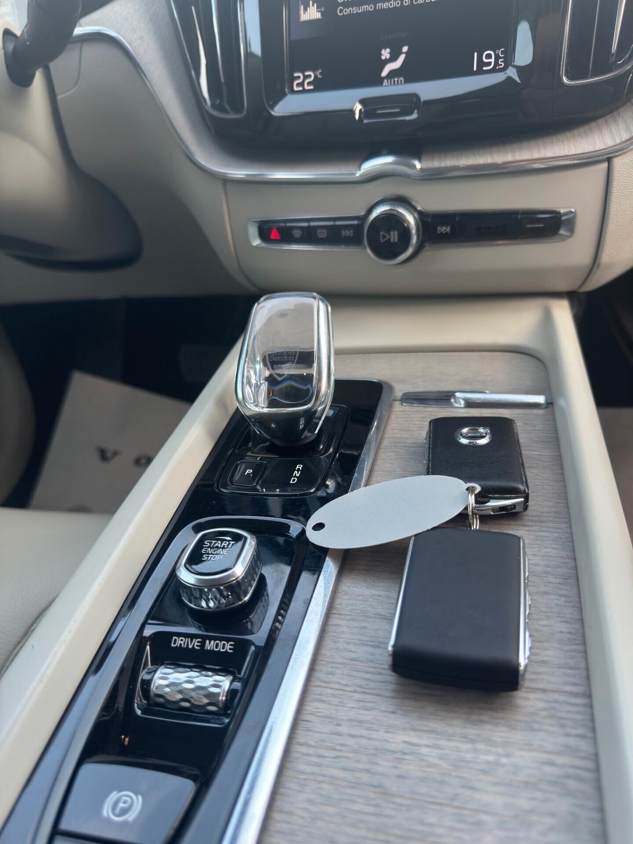 Volvo XC 60 XC60 B4 (d) AWD Geartronic Inscription