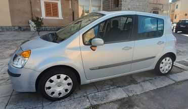 Renault Modus 1.2 16V Saint Tropez