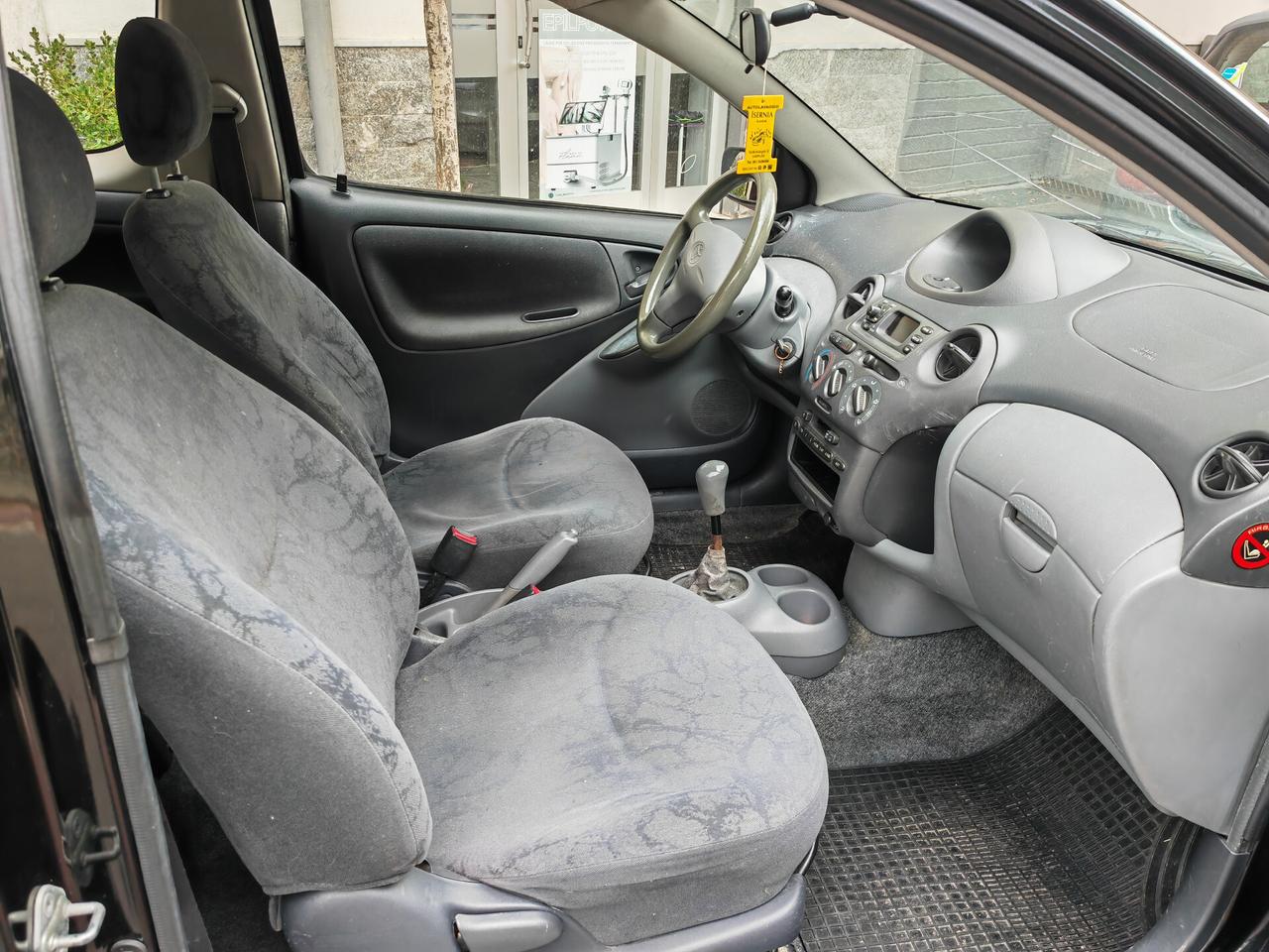 TOYOTA YARIS 1.0 BENZINA CV68 KW50 SOL