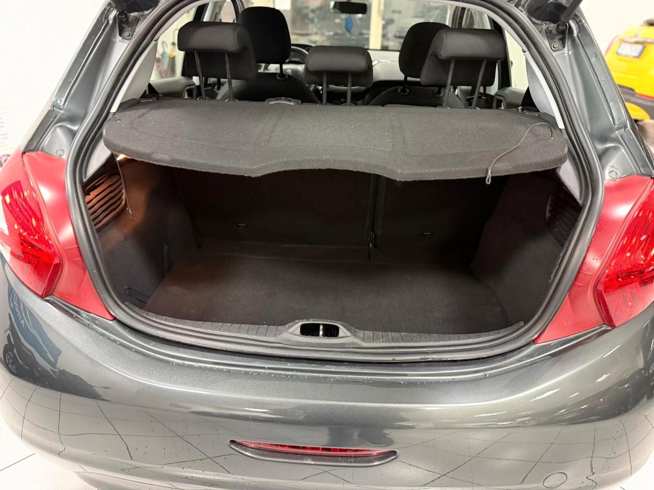 Peugeot 208 1.2 b X NEOPATENTATI 2014