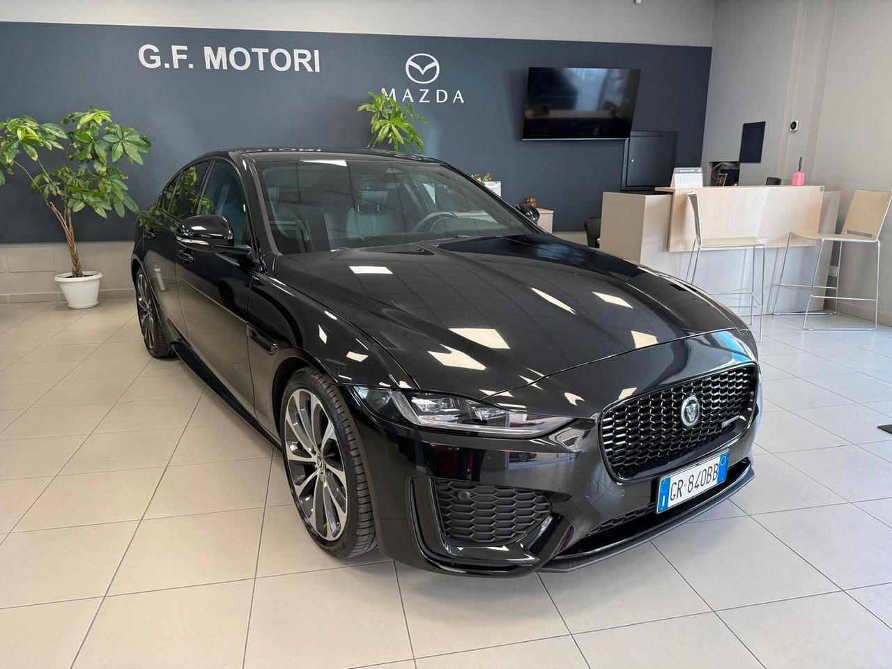 Jaguar XE 2.0 D 204 CV aut. R-Dynamic SE