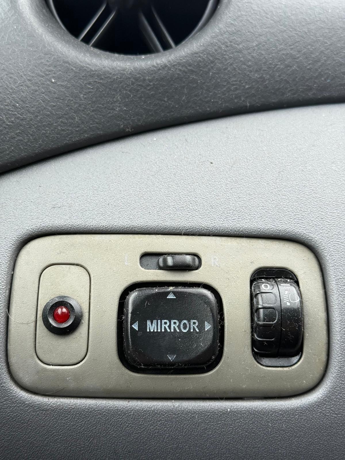Toyota Yaris 1.0i 16V cat 5 porte Sol '03