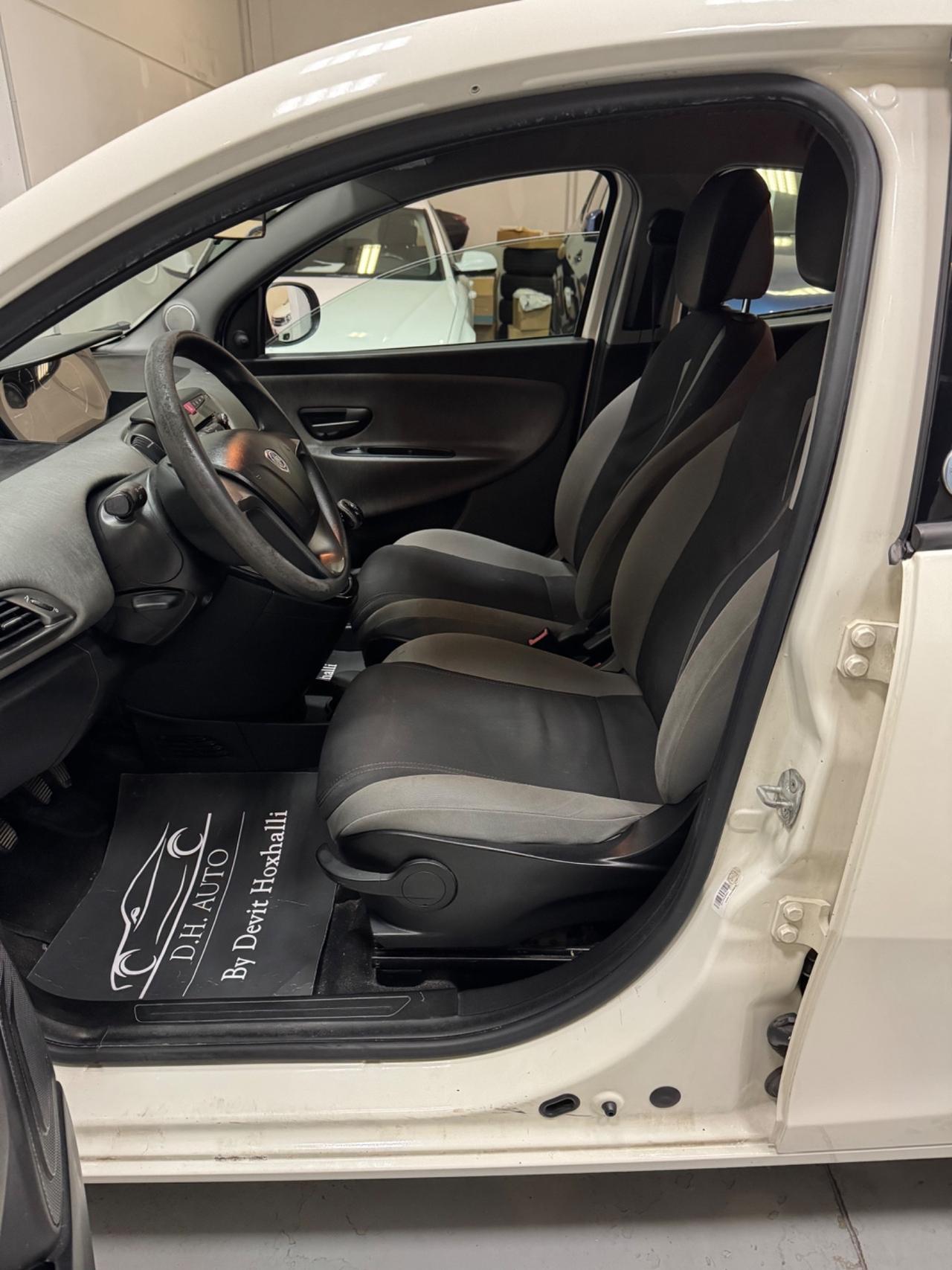 Lancia Ypsilon 1.2 69 CV 5 porte GPL Ecochic Platinum