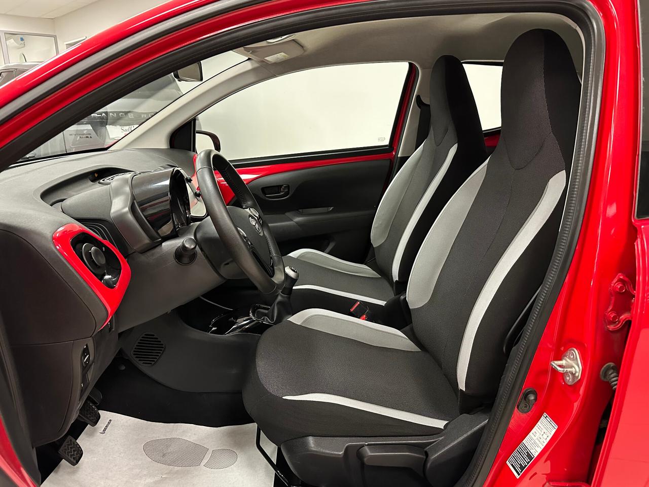 Toyota Aygo 1.0 VVT-i 69 CV 5 porte x-cite - 2015