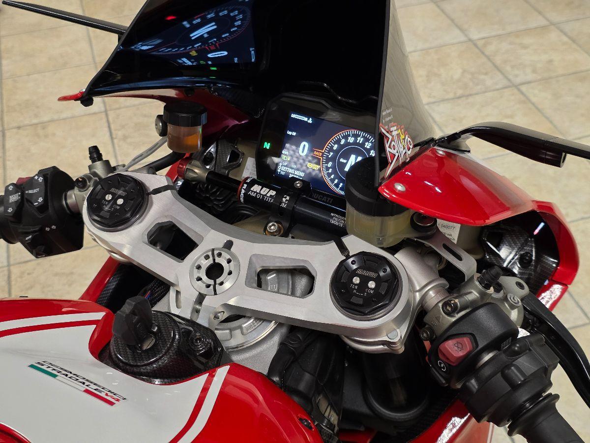 DUCATI PANIGALE V4 CON SCARICO DESMO OK