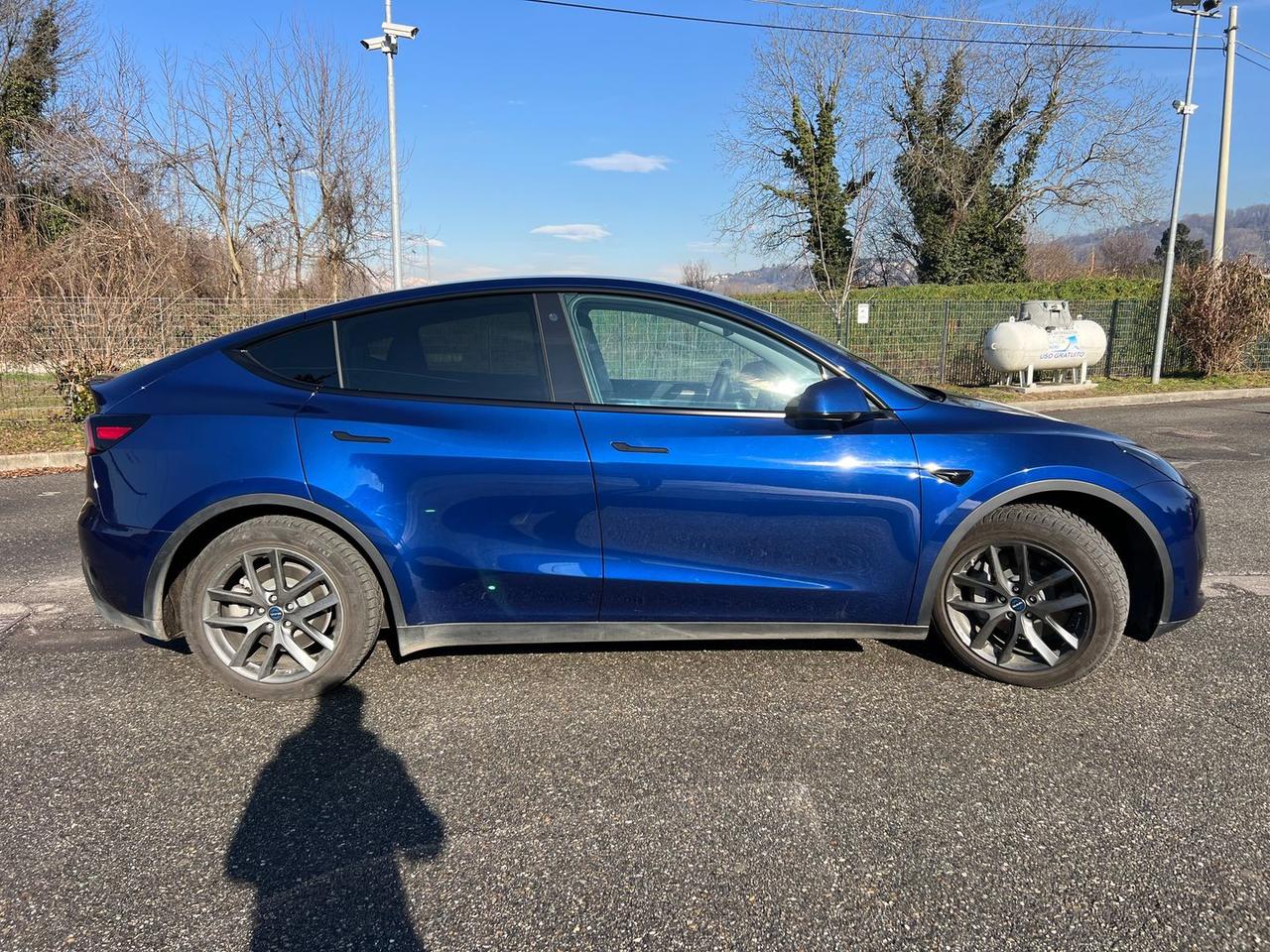 Tesla Model Y Single Motor rwd- cerchi da 20"- autopilot