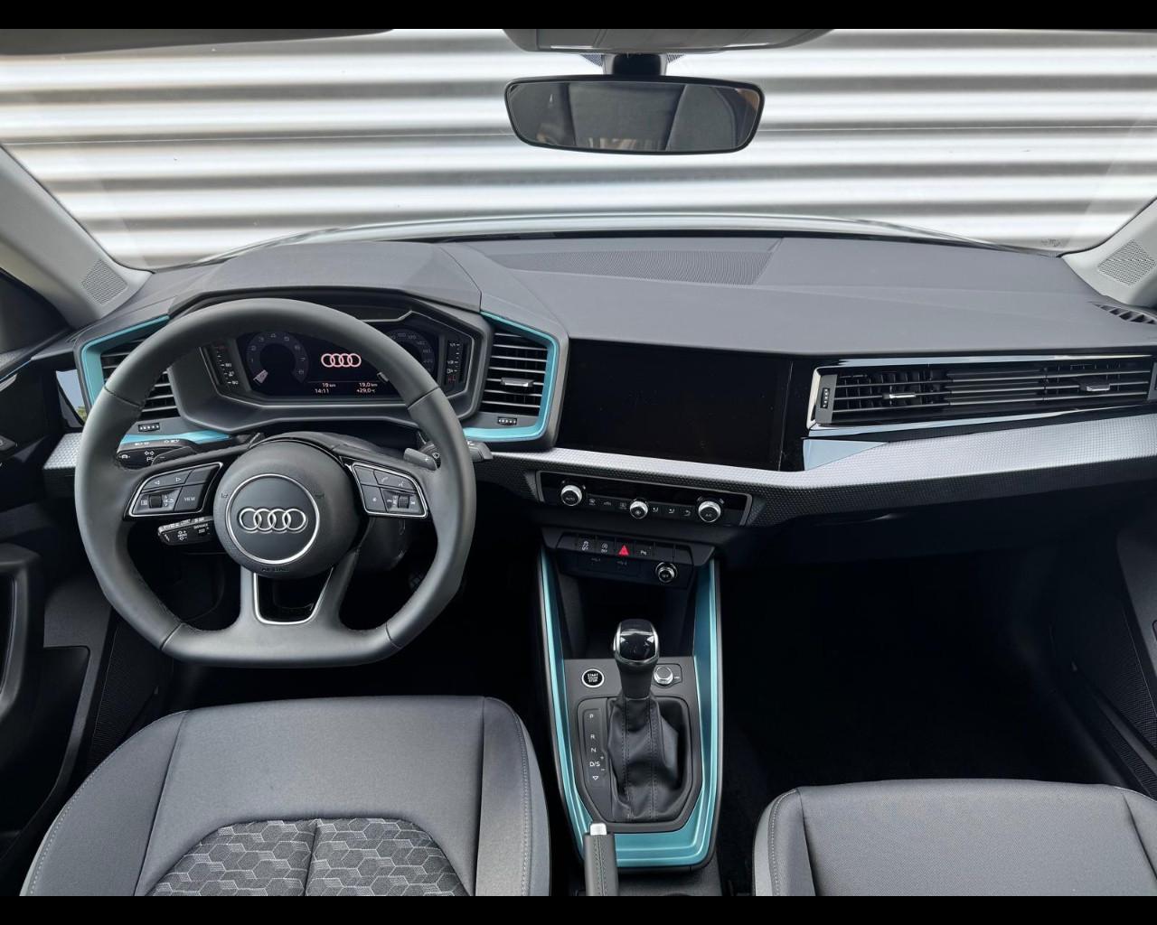 AUDI A1 ALLSTREET 35 TFSI S-TRONIC IDENTITY CONTRAST