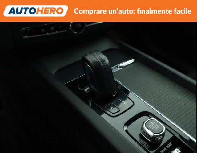 VOLVO XC60 B4 (d) AWD Geartronic Momentum Pro