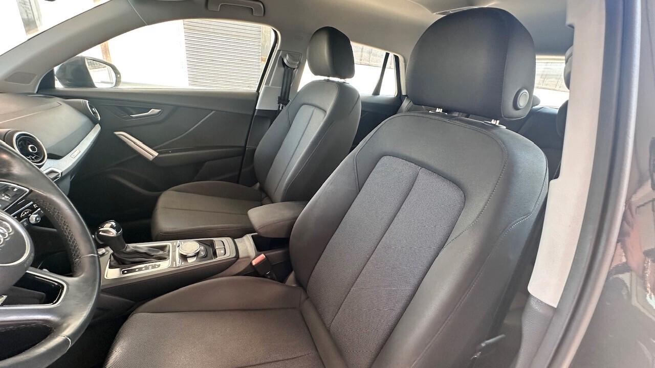Audi Q2 30 TDI S tronic Identity Black