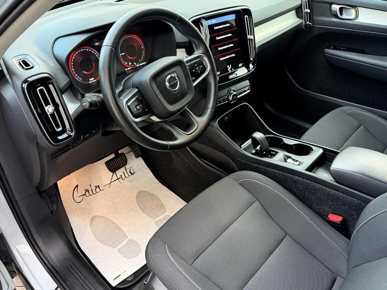 Volvo XC40 T4 Recharge Plug-in Hybrid BLACK Inscription Expression