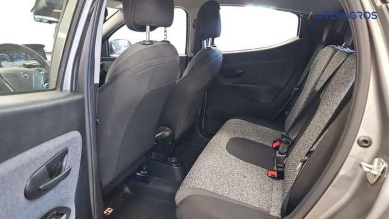 Lancia Ypsilon 1.0 FireFly Hybrid Silver