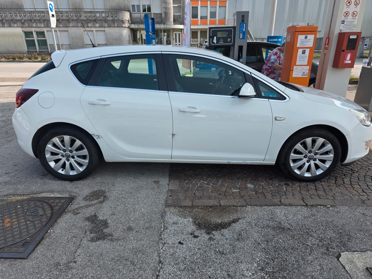 Opel Astra 1.7 CDTI 110CV 5 porte Cosmo con 276.000km Neopatentati ok