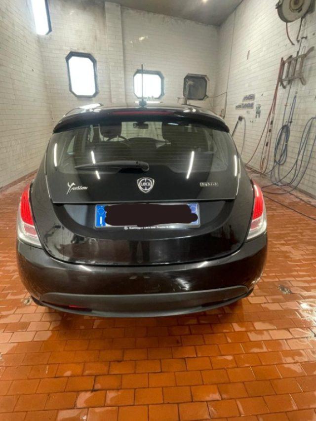 LANCIA Ypsilon 1.0 FireFly 5 porte S&S Hybrid Silver Plus