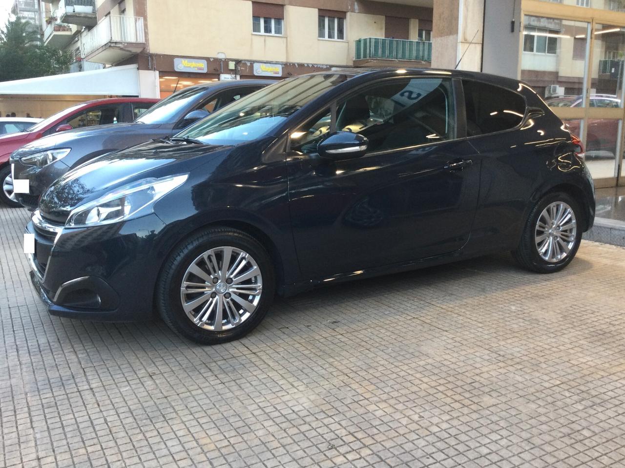 Peugeot 208 PureTech 82 3 porte Allure