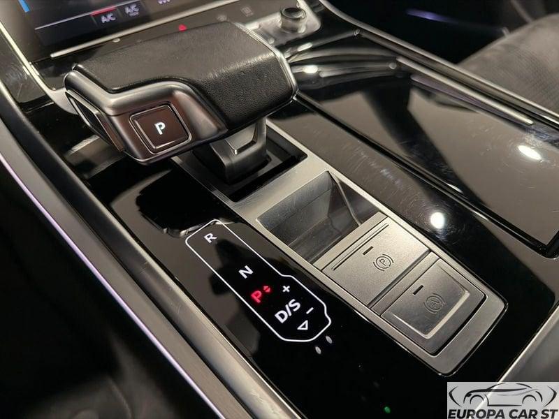 Audi Q8 50 TDI 286cv quattro tiptronic S-line edition