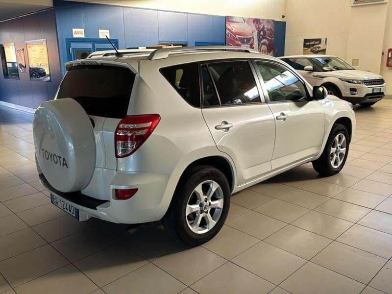 Toyota RAV4 D-4d 2.2 DPF 150cv Exclusive Gancio Traino