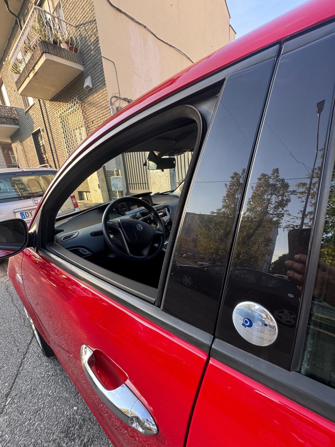 Lancia Ypsilon 1.2 69 CV GPL di casa Ecochic