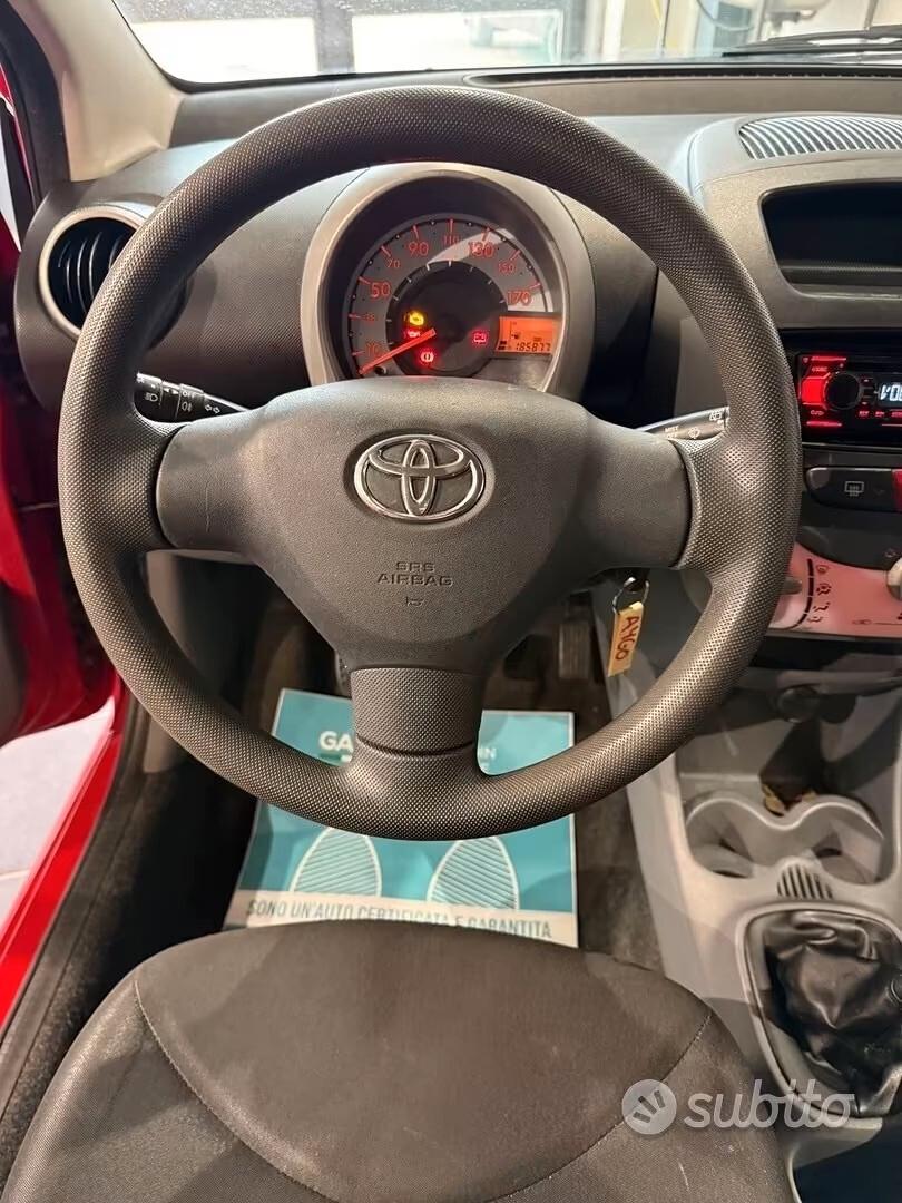 TOYOTA AYGO ROSSA - 1.0 5 PORTE - NEOPATENTATI