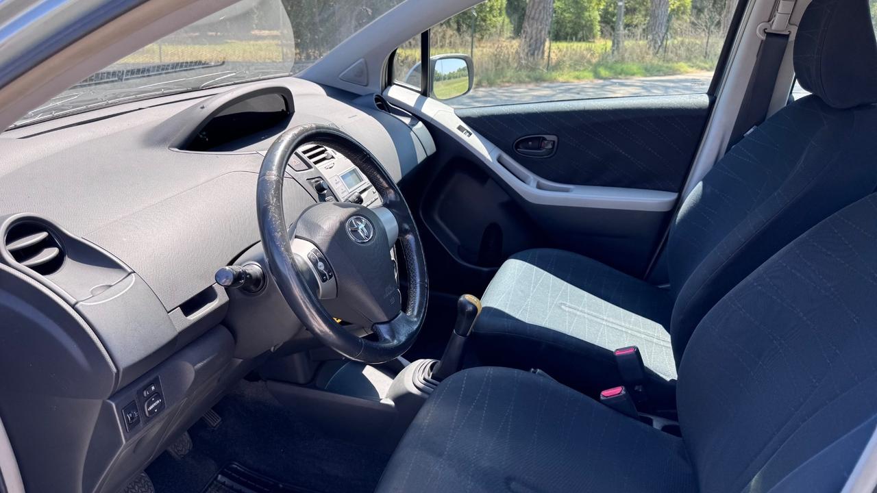 Toyota Yaris 1.0 5 porte Sol