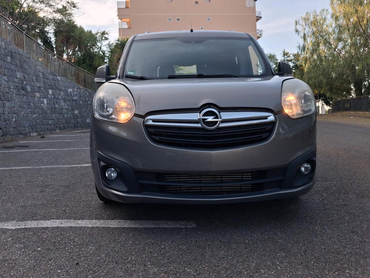 Opel Combo 1.6 CDTi 105CV Cosmo