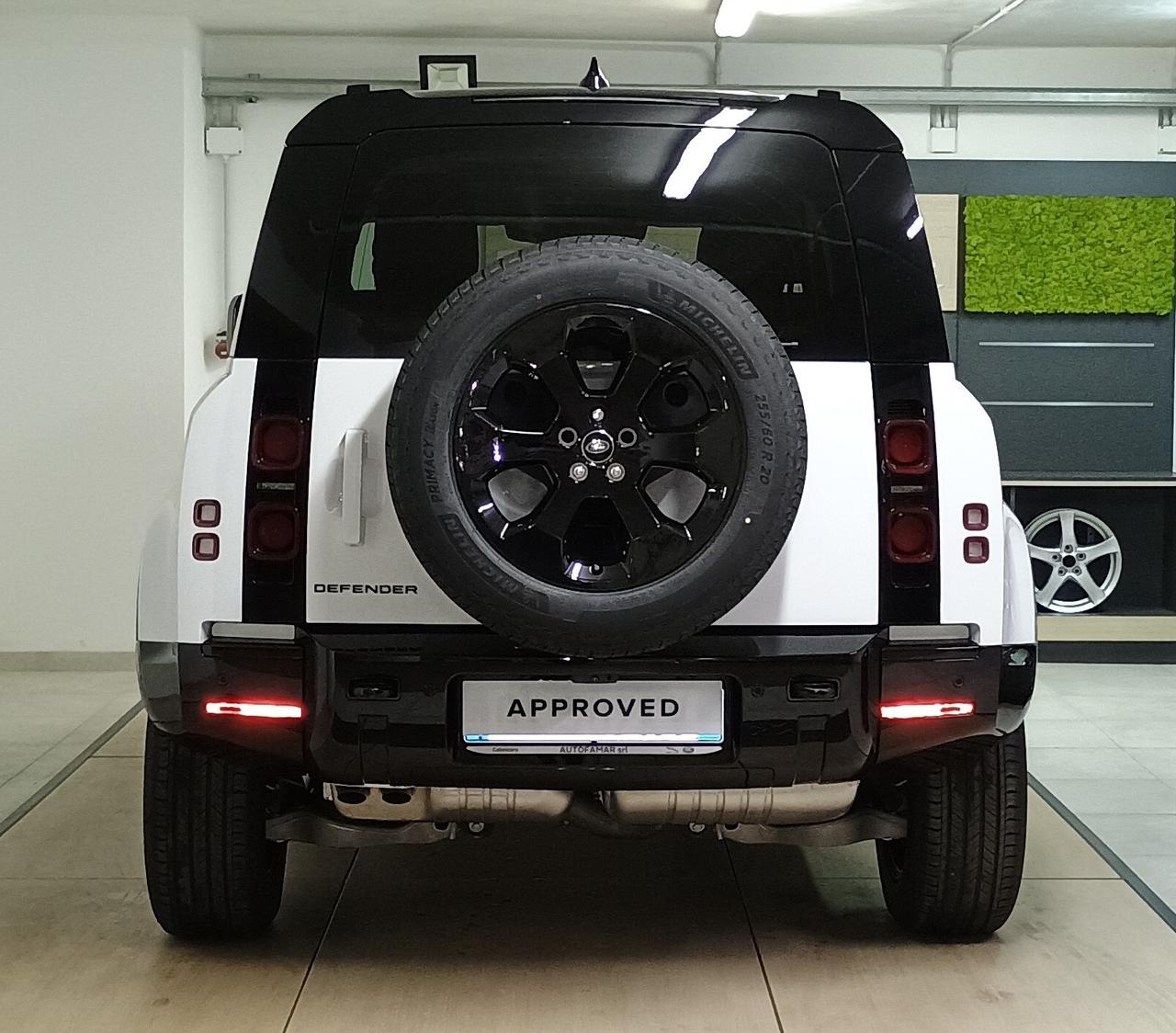 Land Rover Defender 90 3.0D I6 250 CV AWD Auto X-Dynamic SE Prezzo di Listino €. 95.518,46 Auto Aziendale €. 85.900,00