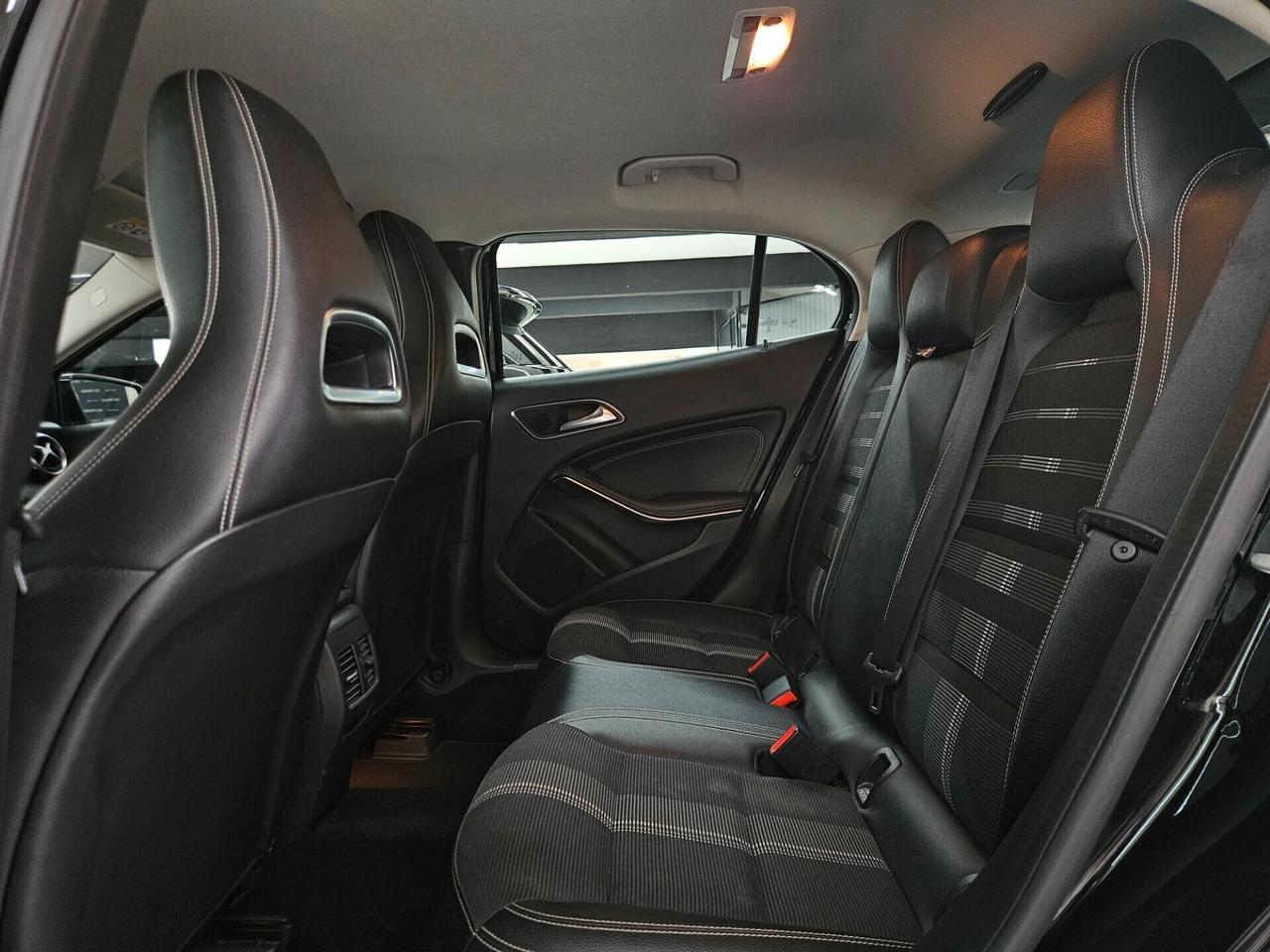 Mercedes-Benz GLA 200 d Sport 4matic auto - IVA ESPOSTA