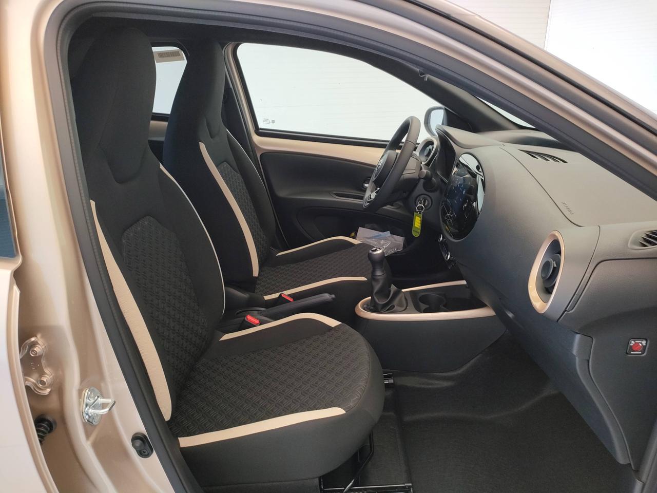 TOYOTA Aygo X 1.0B TREND MT - MY24