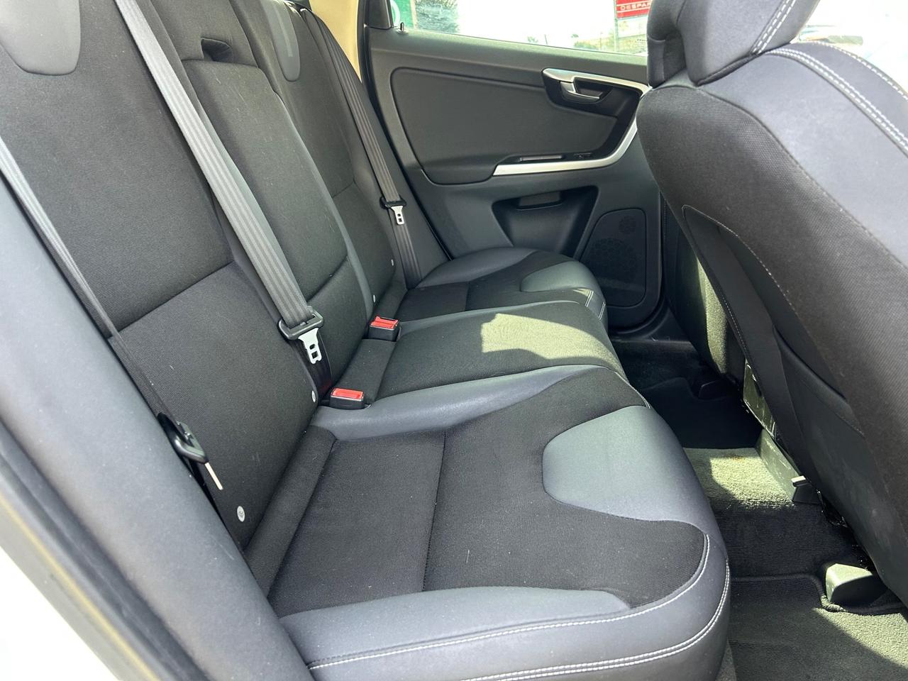 Volvo XC 60 XC60 D5 AWD Geartronic Momentum