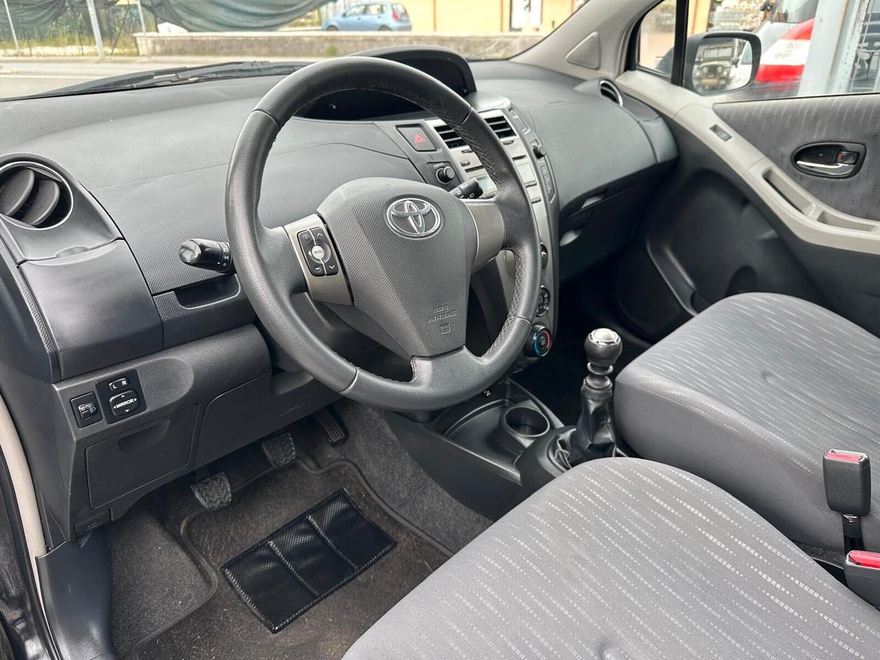 Toyota Yaris 1.4 D-4D 5 porte Sol SOLI 60.000 KM REALI PARI AL NUOVO!!!